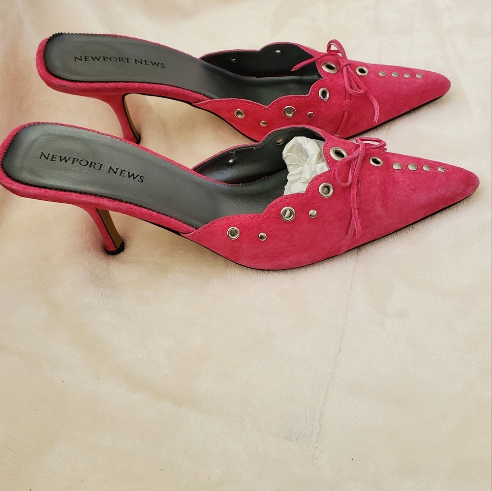 Shoes - Picture 3 of 4